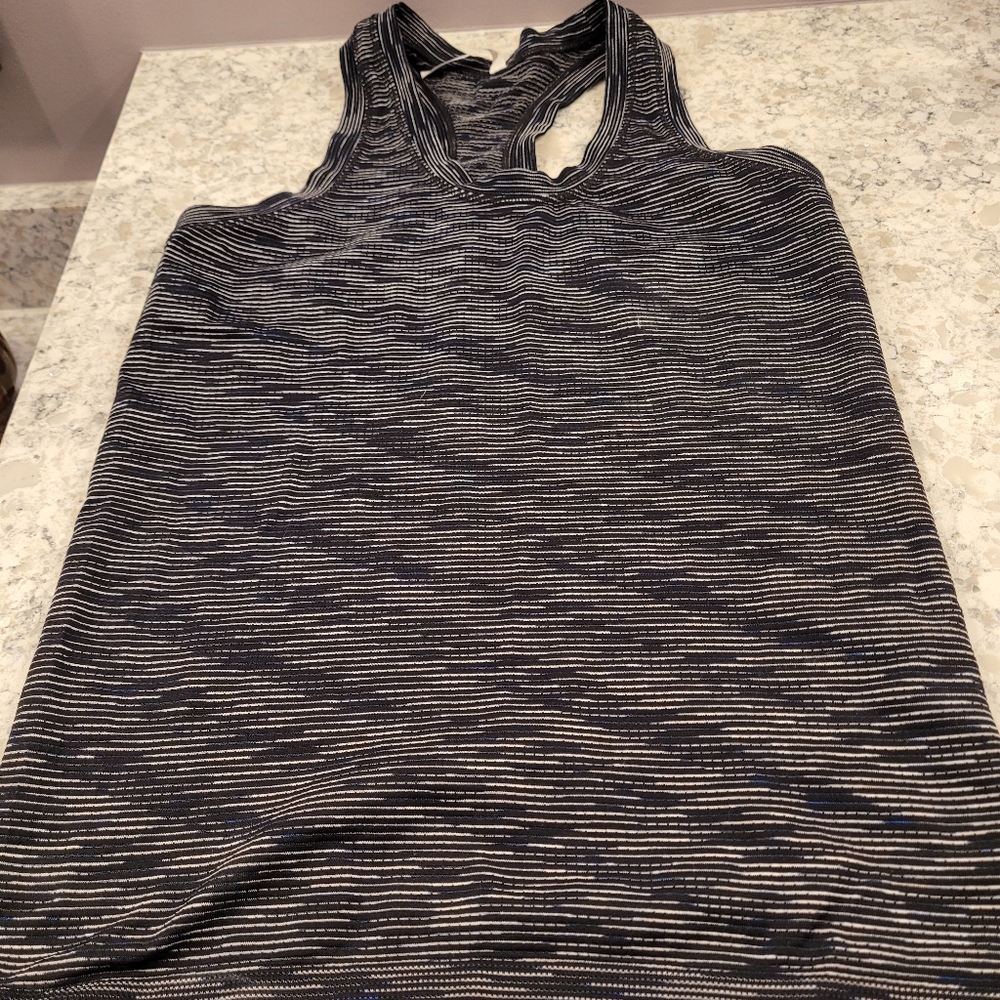 Athleta Momentum Tank